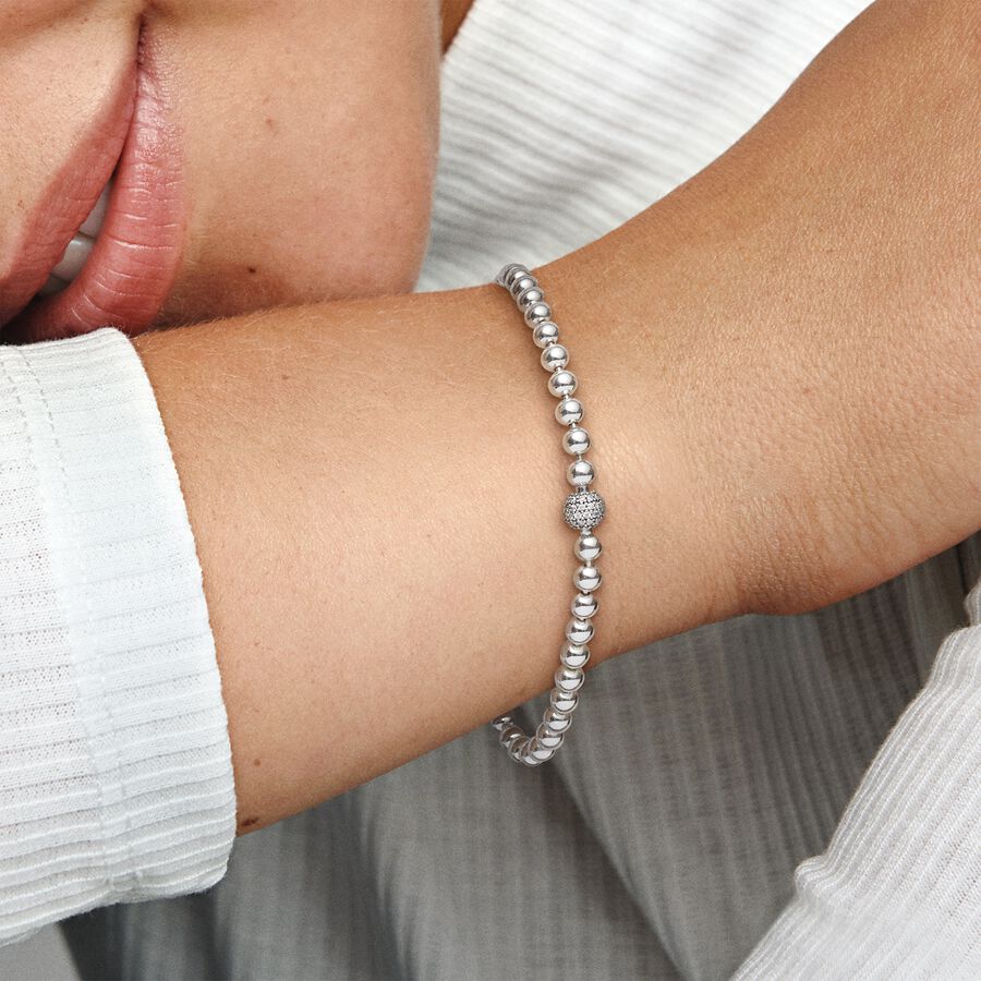 Brazalete de cuentas y pavé