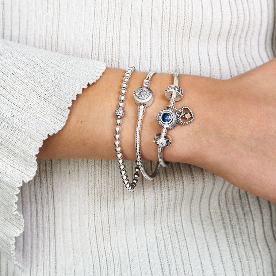 Brazalete de cuentas y pavé