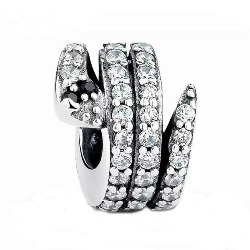 Charm serpiente de plata con circonitas cúbicas y cristal negro