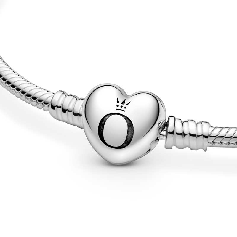 Brazalete cadena de serpiente con broche de corazón